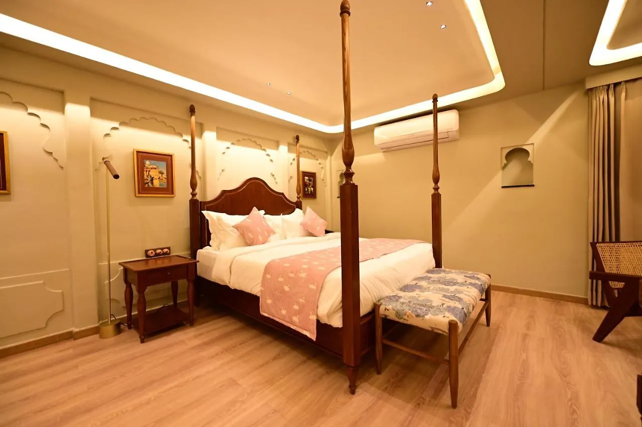 The Red Pier By Downtown Udaipur Hotel