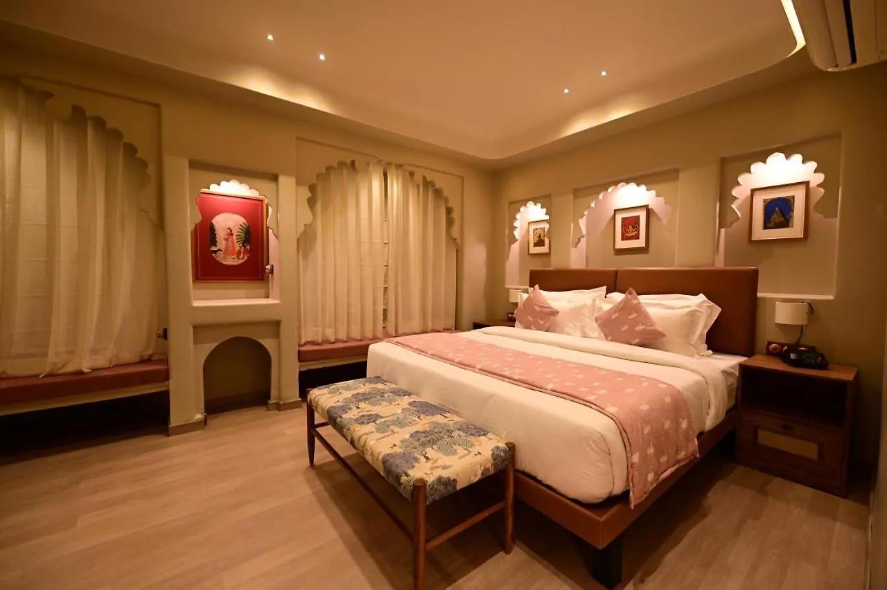 The Red Pier By Downtown Udaipur Hotel
