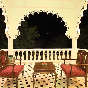 Hotel Bonjour Paradise, Udaipur